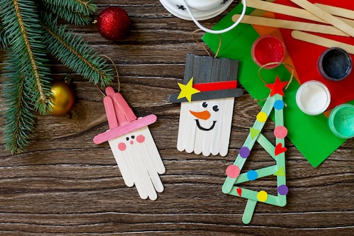 12 ways to protect the Christmas tree from twins or triplets! paddle pop ornaments