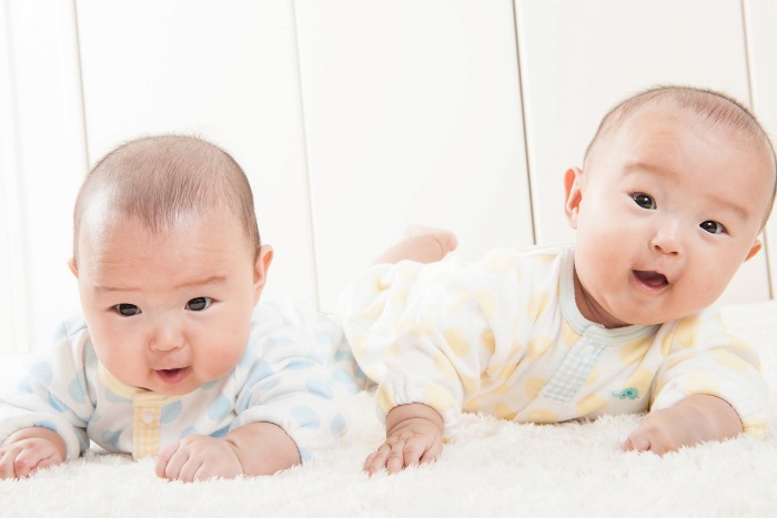 Play ideas for triplets and twins under 6 months of age tummy time for twins