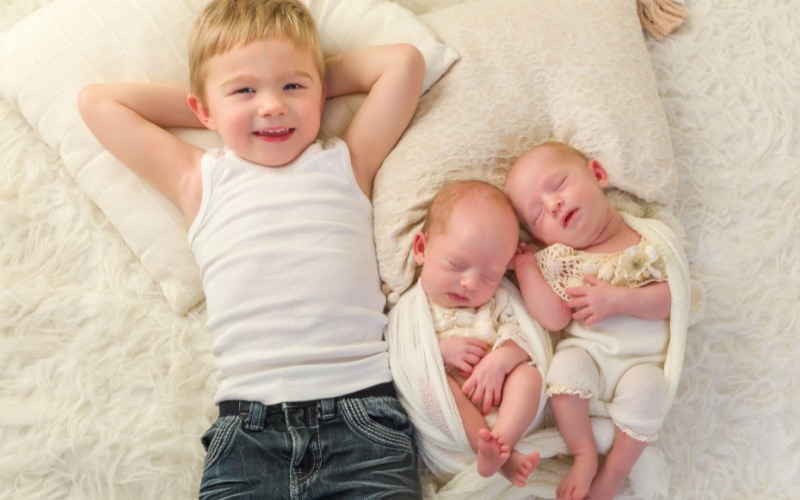 “Embracing” a twin pregnancy big brother to twins