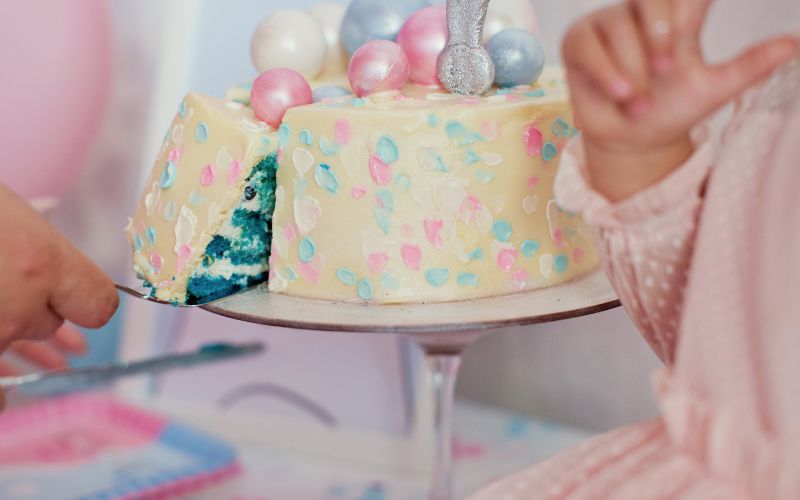 Guess with finesse: my favourite gender reveal ideas for twins and triplets cake reveal