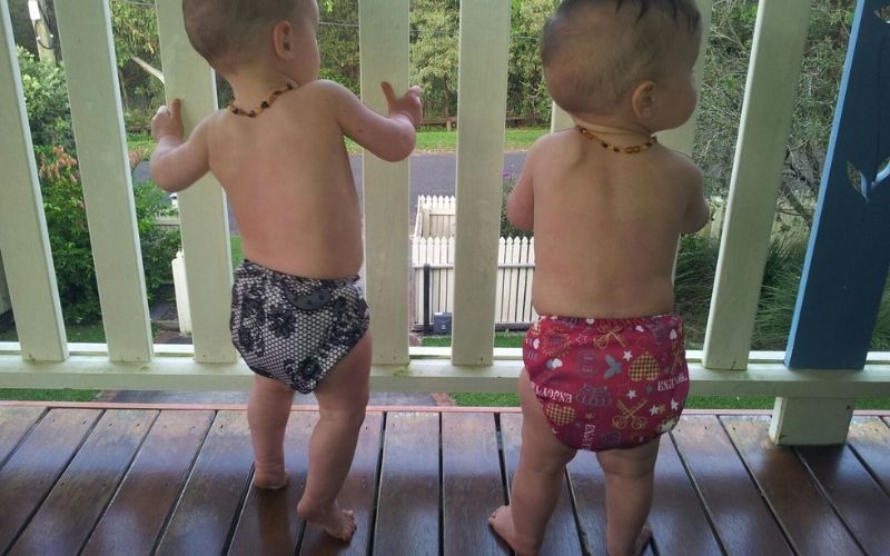 twins and delayed walking