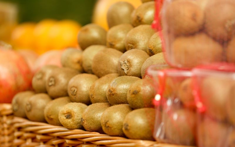 Kiwi in market allergen to twins or triplet