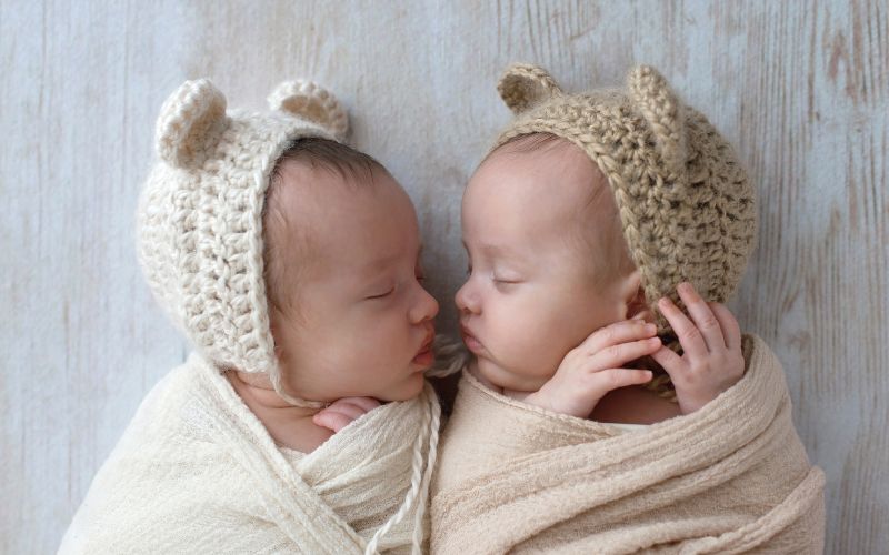 Twins born at 34 weeks. Our identical twin birth story. twin girls at 34 weeks
