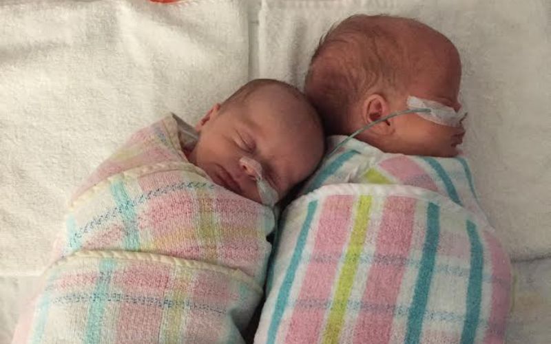 Twins born at 32 weeks and 4 days twins born at 32 weeks