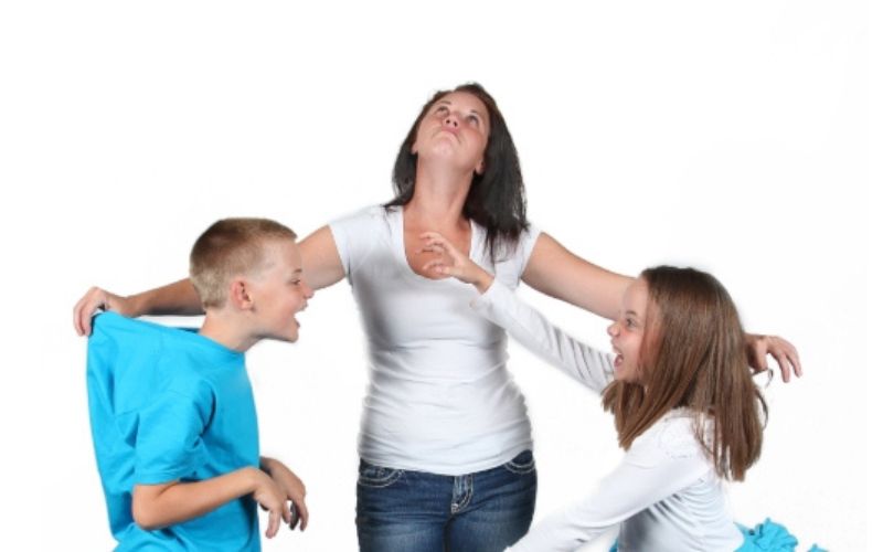 Multiples or Twins that fight over sharing Mummy or Daddy Twins that fight all the time