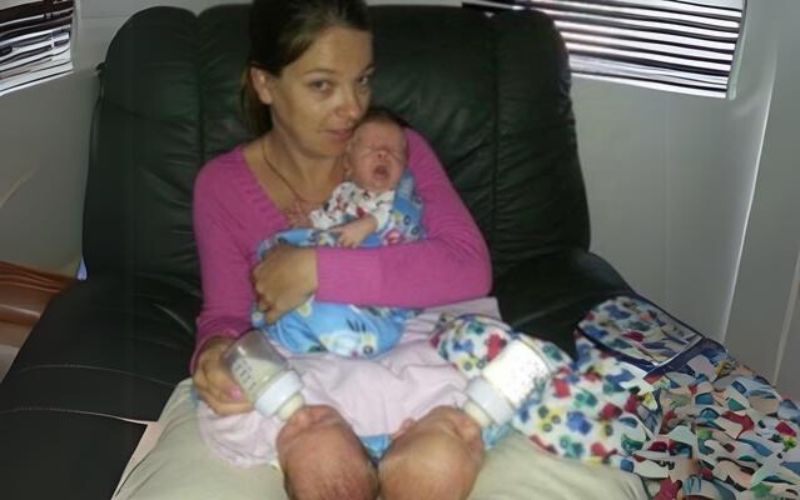 A natural triplet birth story. Triplets born at 33 weeks dealing with natural triplet birth story