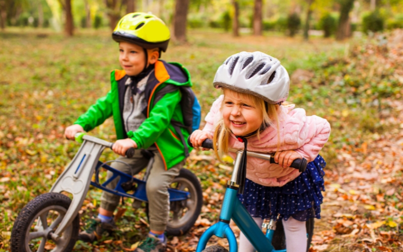 Outdoor activities for four-year-old twins or triplets
