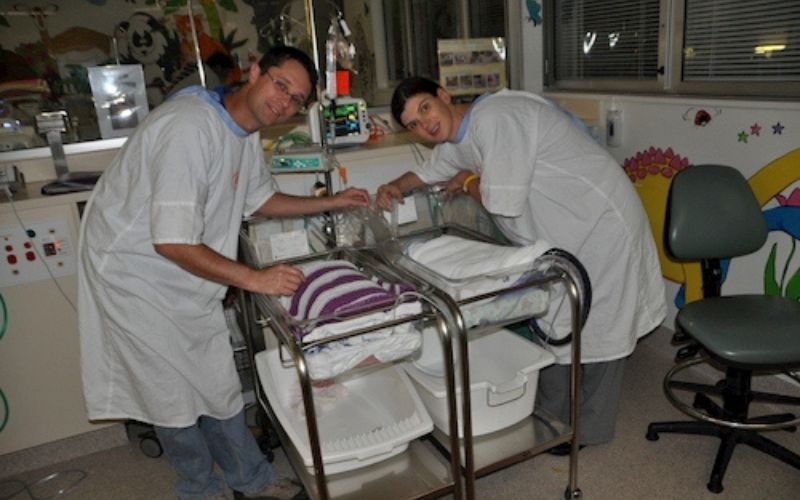 Twins in the Special Care Nursery. My experience. premmie twins in the special care nursery