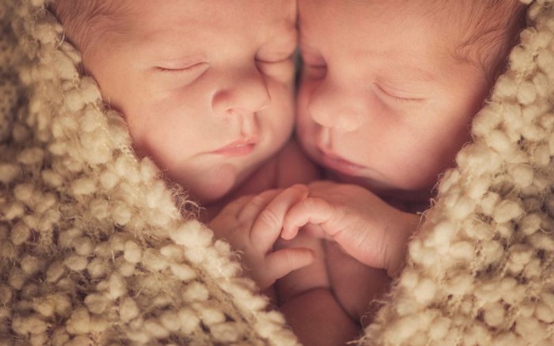 Could my twins be identical? Twin Zygosity Monochorionic-diamniotic-twins
