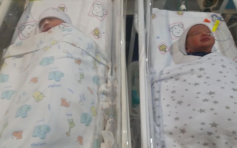 Drug free natural twin birth story. Twins born in 16 minutes from first push! twins born with no epidural
